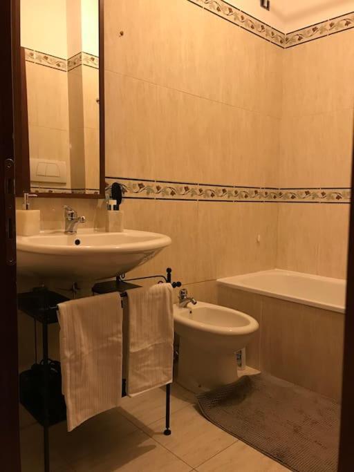 Apartment With Private Parking - Roma Est. Lunghezza Eksteriør bilde